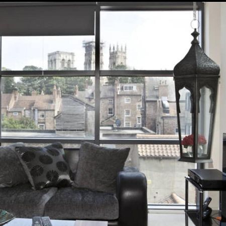Churchill Two Bedroom Apartments With Free Parking And The Minster View Γιορκ Εξωτερικό φωτογραφία