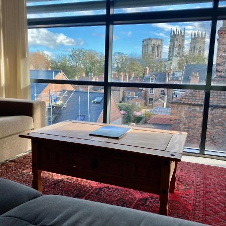 Churchill Two Bedroom Apartments With Free Parking And The Minster View Γιορκ Εξωτερικό φωτογραφία