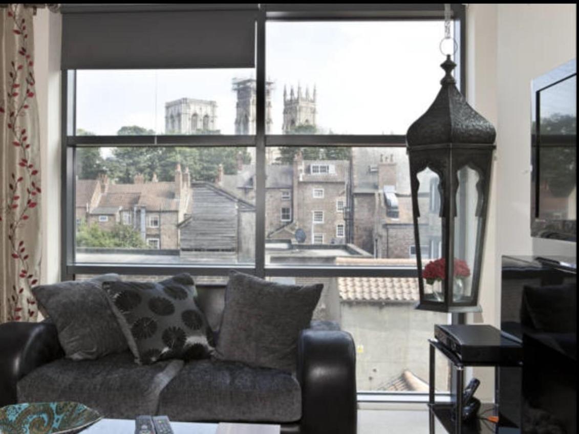 Churchill Two Bedroom Apartments With Free Parking And The Minster View Γιορκ Εξωτερικό φωτογραφία