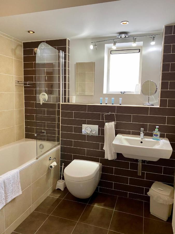 Churchill Two Bedroom Apartments With Free Parking And The Minster View Γιορκ Εξωτερικό φωτογραφία